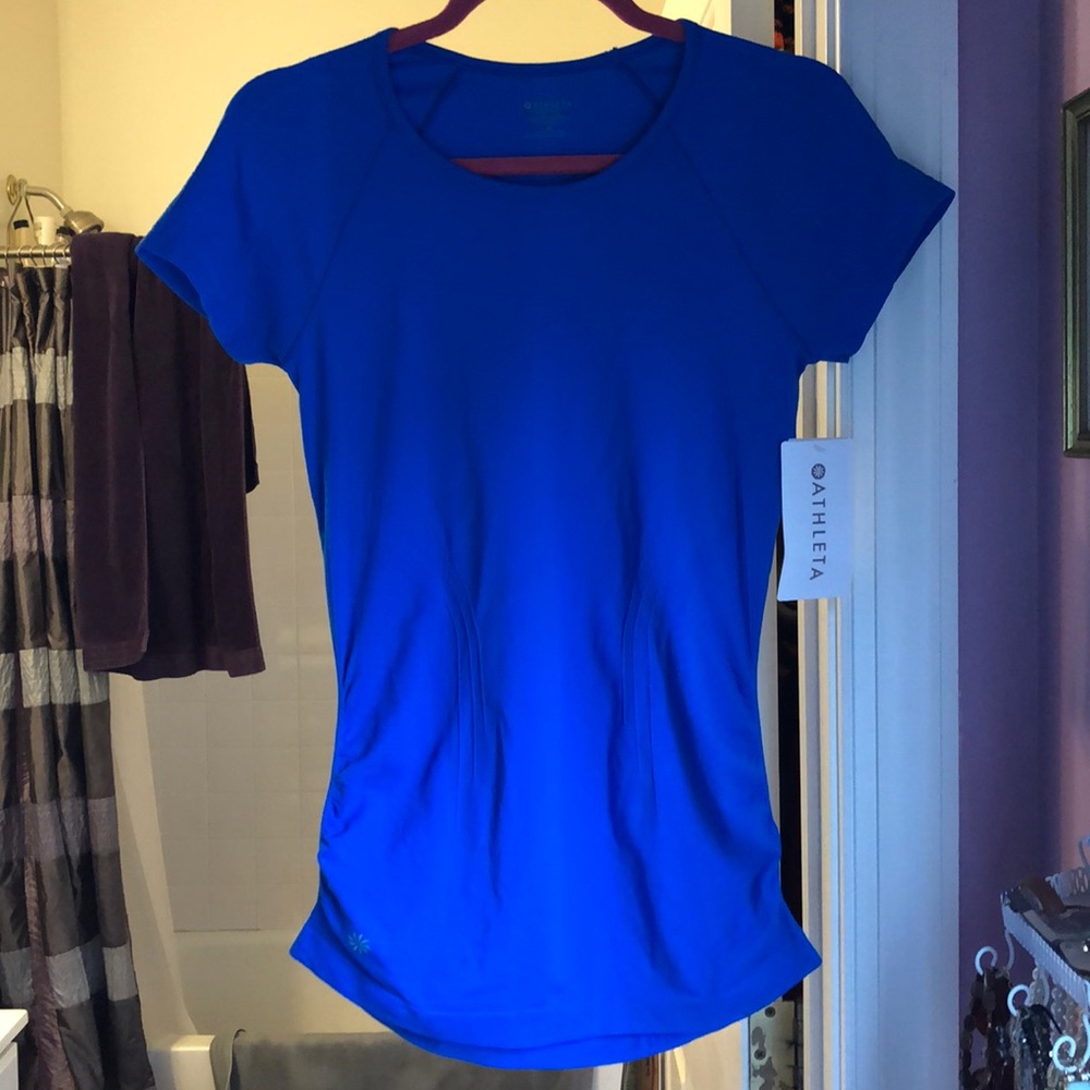 Athleta workout shirt
